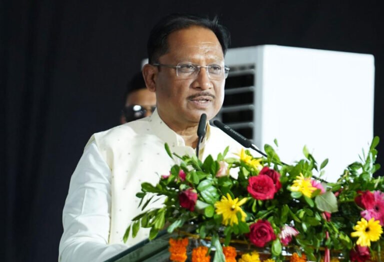 मूलभूत सुविधाओं को बेहतर बनाने के लिए समर्पित भाव से कार्य करें जनप्रतिनिधि : मुख्यमंत्री साय