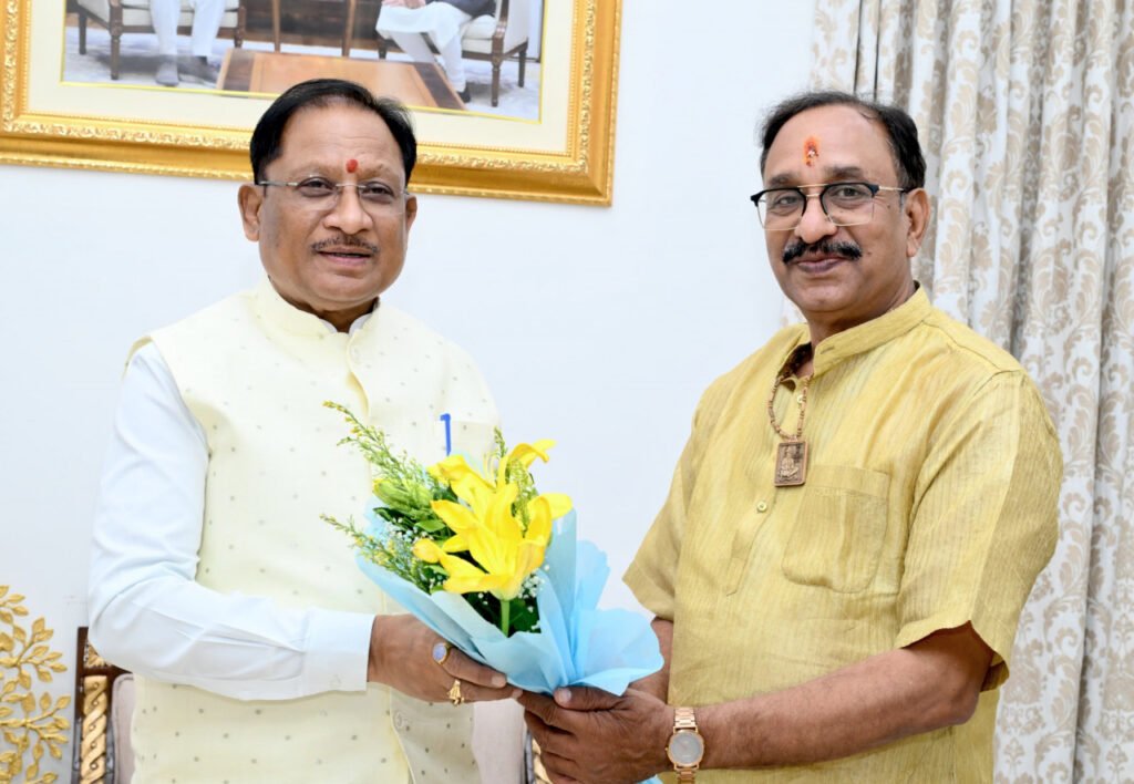 मुख्यमंत्री से छत्तीसगढ़ योग आयोग के नवनियुक्त अध्यक्ष संजय अग्रवाल ने की सौजन्य मुलाकात