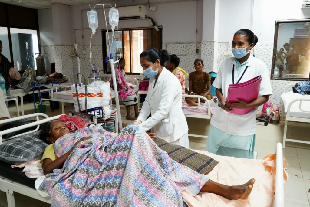 सुकमा जिला अस्पताल बना भरोसे का केंद्र