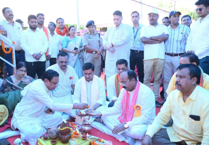 विकास की नई इबारत लिख रहा बिलासपुर, योजनाओं का लाभ अंतिम व्यक्ति तक पहुंचाना हमारी प्रतिबद्धता : केंद्रीय राज्य मंत्री तोखन साहू