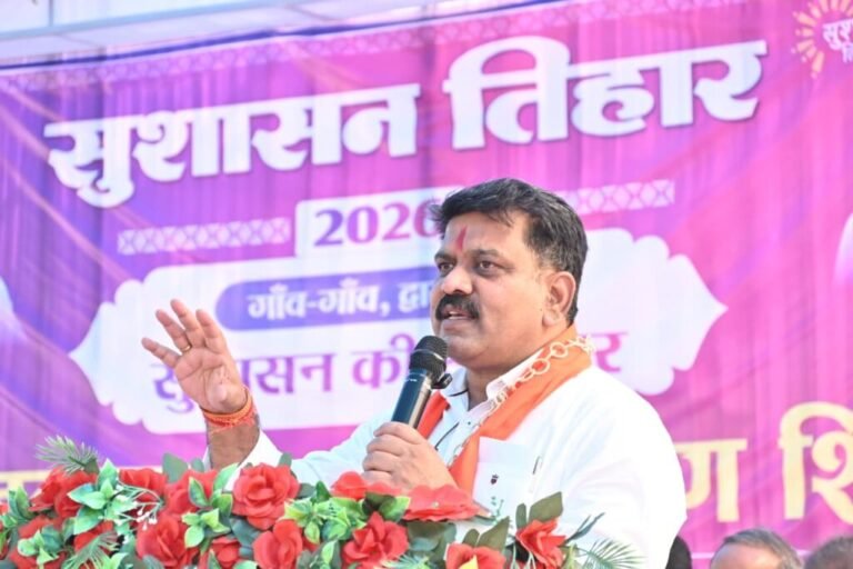 उप मुख्यमंत्री विजय शर्मा बोड़ला के सुशासन तिहार में हुए शामिल, सुनीं क्षेत्रवासियों की समस्याएं