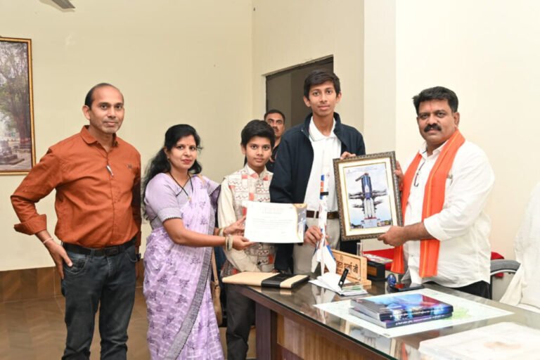 इसरो के युविका कार्यक्रम के लिए चयनित अभिषेक से मिले उप मुख्यमंत्री विजय शर्मा, दी शुभकामनाएं