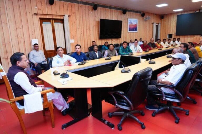 देवभूमि और छत्तीसगढ़ के बीच बढ़ा वैचारिक सेतु : मुख्यमंत्री धामी से मिले छत्तीसगढ़ के मीडिया प्रतिनिधि