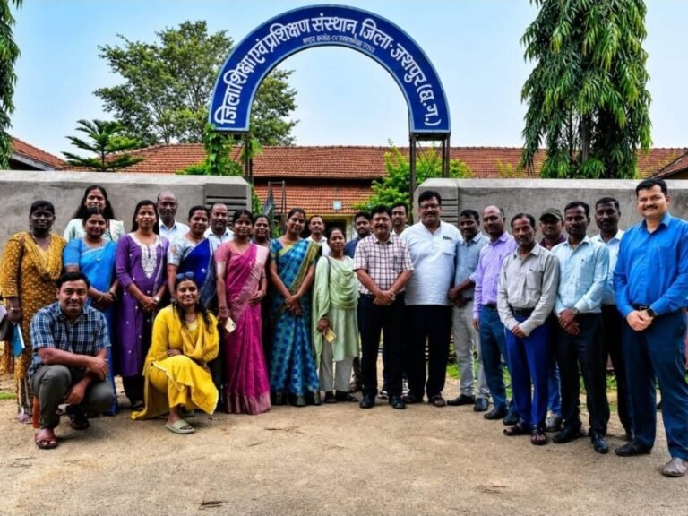 जशपुर में मातृभाषा आधारित शिक्षा को बढ़ावा, नींव कार्यक्रम से सादरी भाषा में होगी बुनियादी पढ़ाई