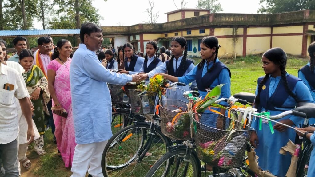 शिक्षा ही उज्ज्वल भविष्य की सबसे मजबूत आधारशिला : वन मंत्री केदार कश्यप