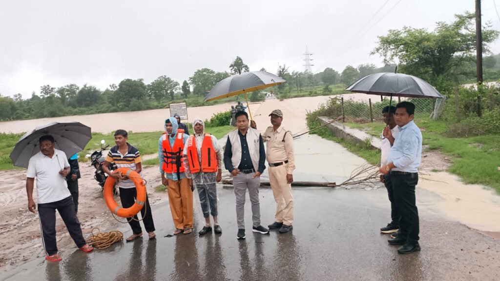 नारंगी नदी का जलस्तर बढ़ने से कोंडागांव-जोंधरापदर-नारायणपुर मार्ग पर आवागमन बंद