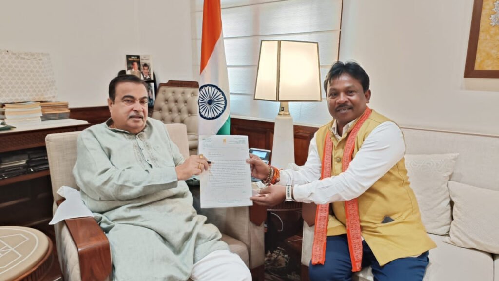बस्तर में सड़क विकास को मिलेगी नई गति : सांसद महेश कश्यप ने केंद्रीय मंत्री नितिन गडकरी से की मुलाकात
