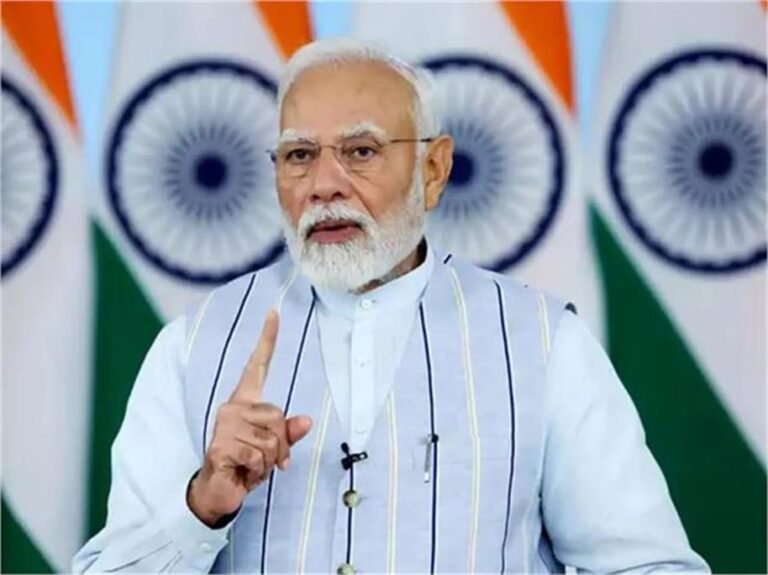 प्रधानमंत्री ने क़तर के अमीर से बातचीत की