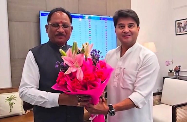 छत्तीसगढ़ के दूरस्थ क्षेत्रों को मिलेगी मजबूत डिजिटल पहचान, 2,305 नए मोबाइल टावरों के लिए मुख्यमंत्री विष्णु देव साय ने केंद्र से मांगी मंजूरी