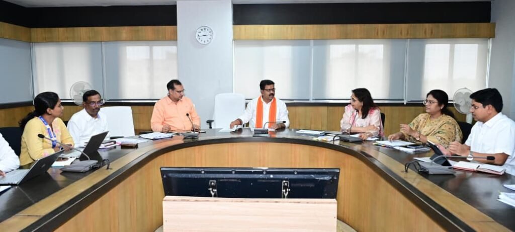 छत्तीसगढ़ में एआई (AI) तकनीक से होगा पीएमजीएसवाई सड़कों का निरीक्षण- उप मुख्यमंत्री विजय शर्मा का बड़ा फैसला