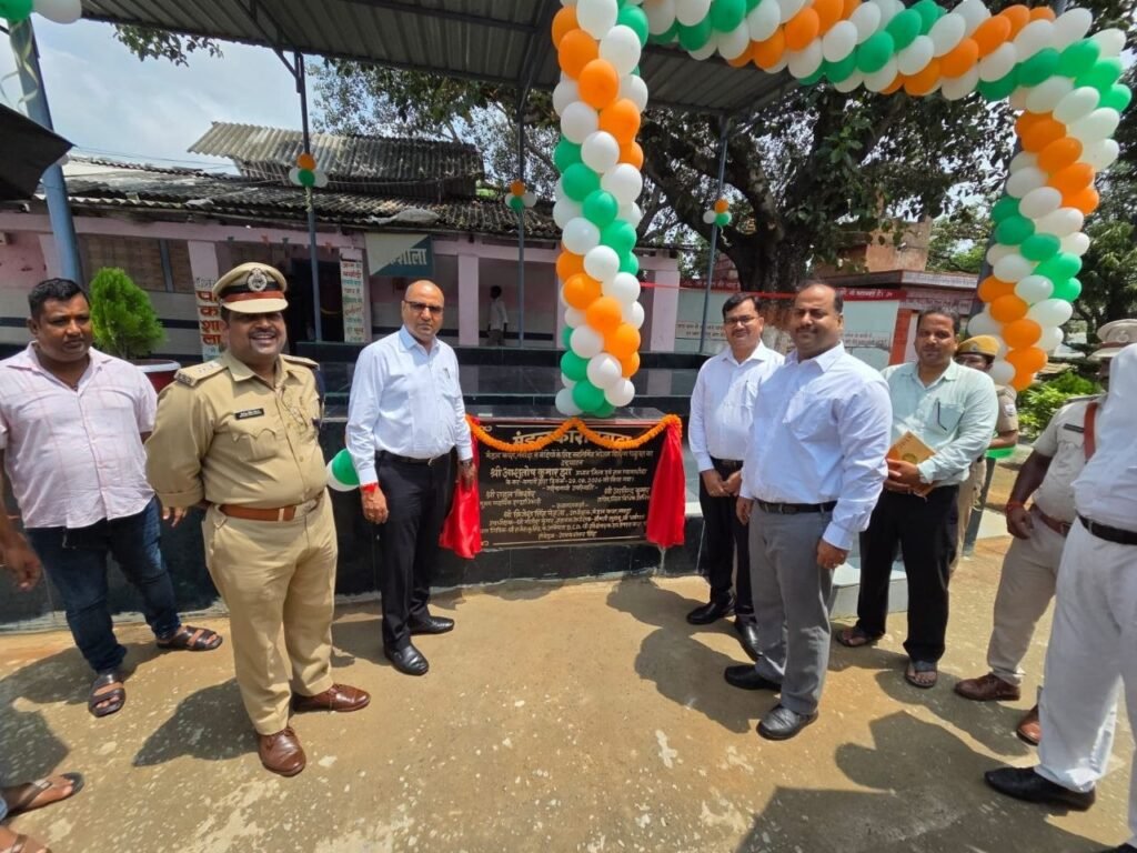 जेल निरीक्षण के दौरान चबूतरे का उद्घाटन, बंदियों को प्रशिक्षण प्रमाणपत्र