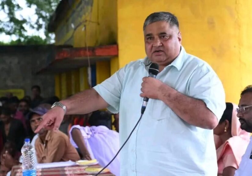 ग्रामीणों की समस्याओं के त्वरित निराकरण के लिए मंत्री राजेश अग्रवाल ने दिए अधिकारियों को निर्देश