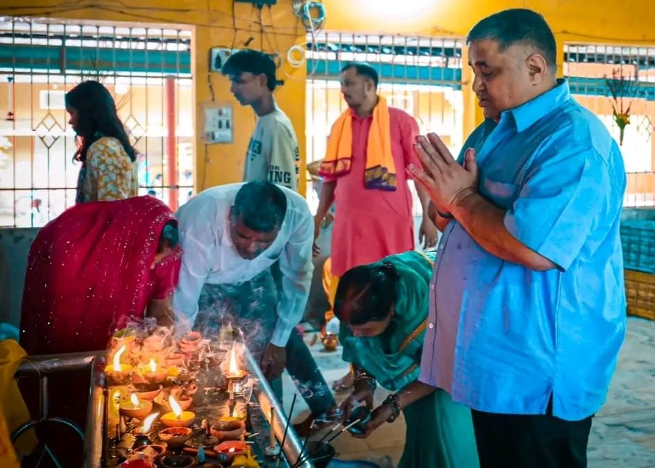 सावन के तृतीय सोमवार और नागपंचमी पर मंत्री राजेश अग्रवाल ने किया भगवान भोलेनाथ का पूजन-अर्चन