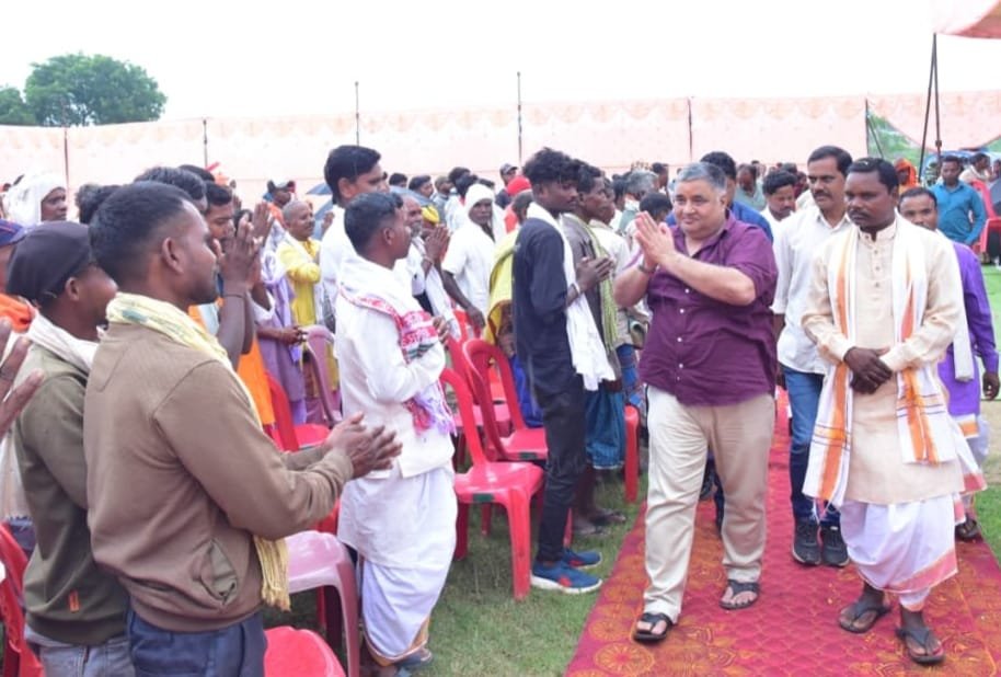 करमा उत्सव में झलकी छत्तीसगढ़ की समृद्ध जनजातीय संस्कृति, पर्यटन एवं संस्कृति मंत्री राजेश अग्रवाल ने दी बधाई