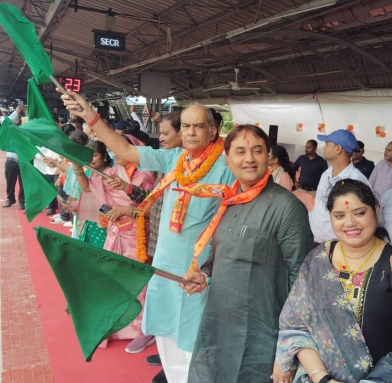 रामलला दर्शन के लिए राजनांदगांव से अयोध्या धाम रवाना हुई विशेष ट्रेन, श्रद्धालुओं में उत्साह