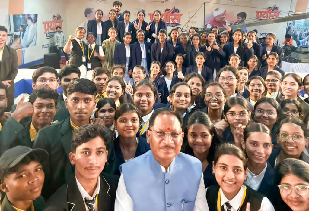 शिक्षा से विकसित छत्तीसगढ़ तक: मुख्यमंत्री साय ने नीट क्वालीफाई विद्यार्थियों के साथ साझा किया भविष्य का रोडमैप