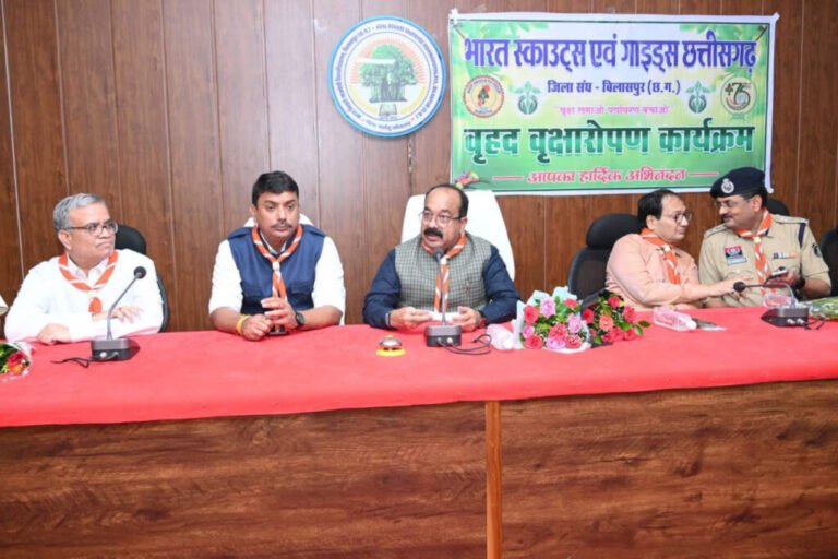 उप मुख्यमंत्री अरुण साव ने किया पौधारोपण, बोले हरियाली बढ़ेगी तो पर्यावरण भी स्वस्थ और सुंदर बनेगा