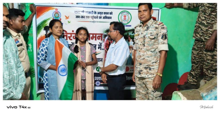 शहीद के घर पहुंचा तिरंगा, एसडीएम ने किया शहादत को नमन