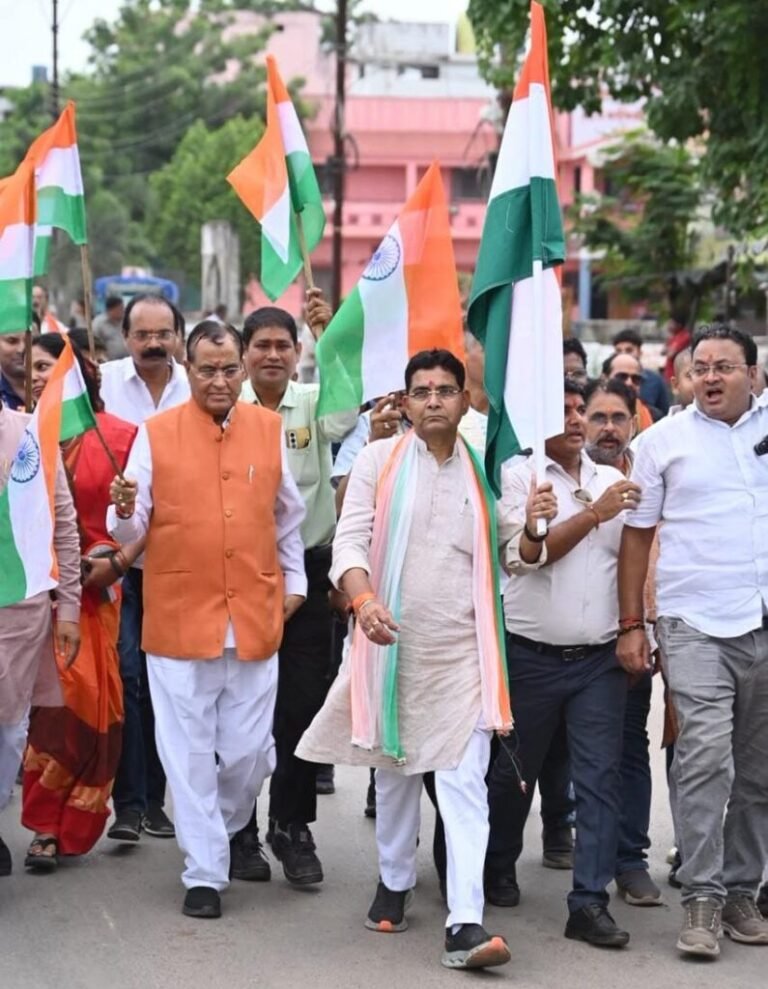 तिरंगा सिर्फ एक कपड़ा नहीं, हमारी संप्रभुता का प्रतीक, शहीदों के बलिदान को रखें अमर-राजस्व मंत्री टंक राम वर्मा
