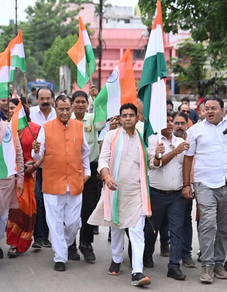 तिरंगा सिर्फ एक कपड़ा नहीं, हमारी संप्रभुता का प्रतीक, शहीदों के बलिदान को रखें अमर-राजस्व मंत्री टंक राम वर्मा