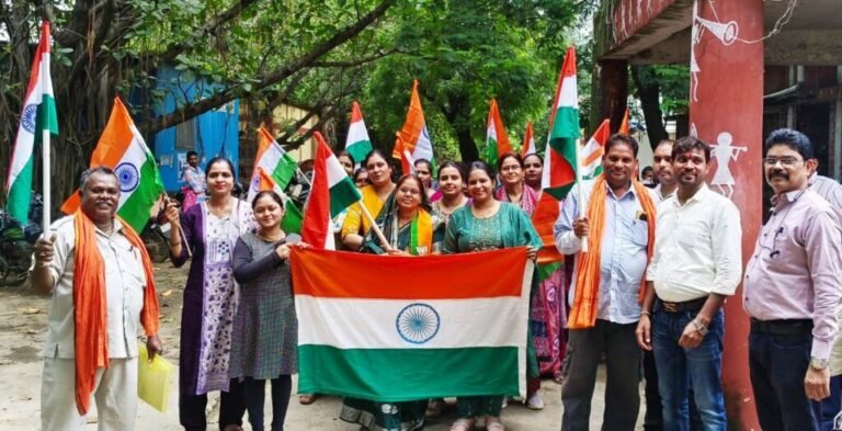 हर घर तिरंगा अभियान से राष्ट्रप्रेम के रंग में रंग रहा जांजगीर-चांपा