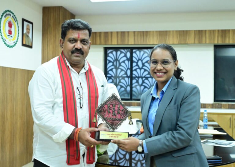 उप मुख्यमंत्री विजय शर्मा ने राष्ट्रपति भवन से आमंत्रण मिलने पर रेणुका गोस्वामी को दी बधाई