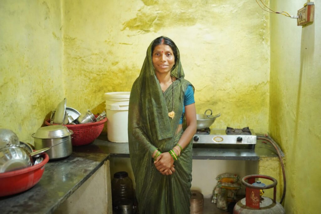 धुएं से राहत स्वास्थ्य की सुरक्षा, ‘विष्णु भैया‘ ने माताओं-बहनों का रखा ध्यान