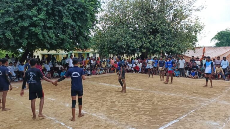 चंदौली में परिषदीय विद्यालयों की जिला स्तरीय कबड्डी प्रतियोगिता का हुआ आयोजन