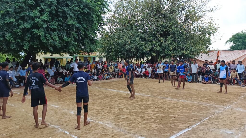 चंदौली में परिषदीय विद्यालयों की जिला स्तरीय कबड्डी प्रतियोगिता का हुआ आयोजन