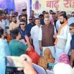बाढ़ राहत कार्य में जुटीं जीविका दीदियां, अब तक तैयार किए गए 5000 राहत पैकेट