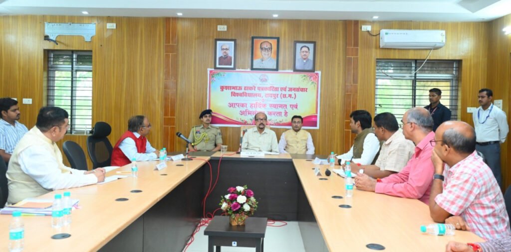 पत्रकारिता में सत्य, तथ्य और जनहित सर्वाेच्च प्राथमिकता हो – राज्यपाल डेका