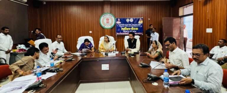 मंत्री श्रीमती लक्ष्मी राजवाड़े ने विभागीय योजनाओं की समीक्षा की