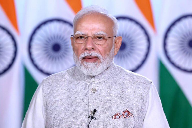 प्रधानमंत्री ने भारत को स्थिरता का द्वीप और विकास का इंजन बताने वाला लेख साझा किया