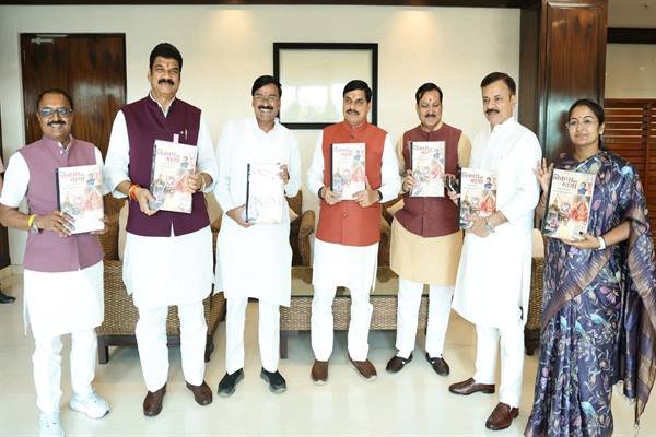 मुख्यमंत्री डॉ. यादव ने किया विकास की गाथा अभ्युदय सारंगपुर का विमोचन