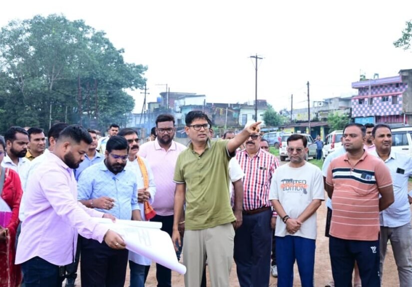 रायगढ़ की बदलेगी तस्वीर: विकास परियोजनाओं का वित्त मंत्री ओ.पी.चौधरी ने किया मैराथन निरीक्षण