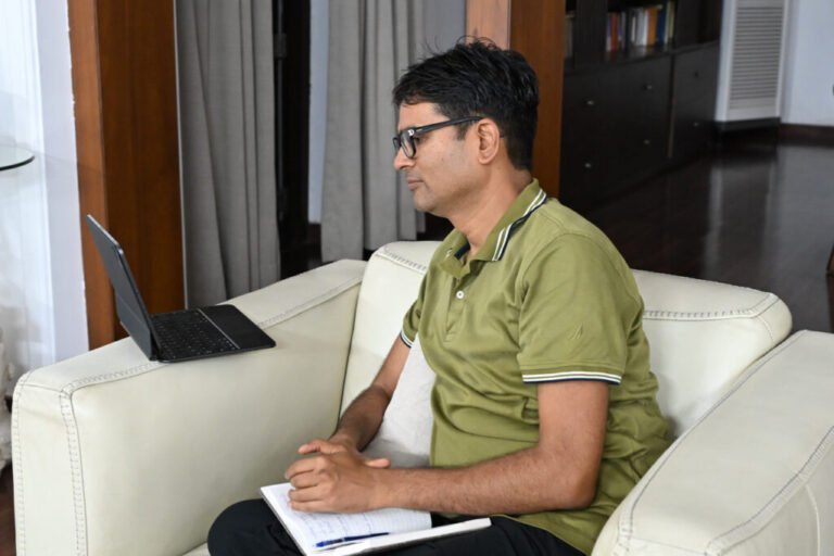 सेवा संकल्प अभियान को लेकर वित्त मंत्री ओपी चौधरी ने जशपुर के जनप्रतिनिधियों से की वर्चुअल बैठक