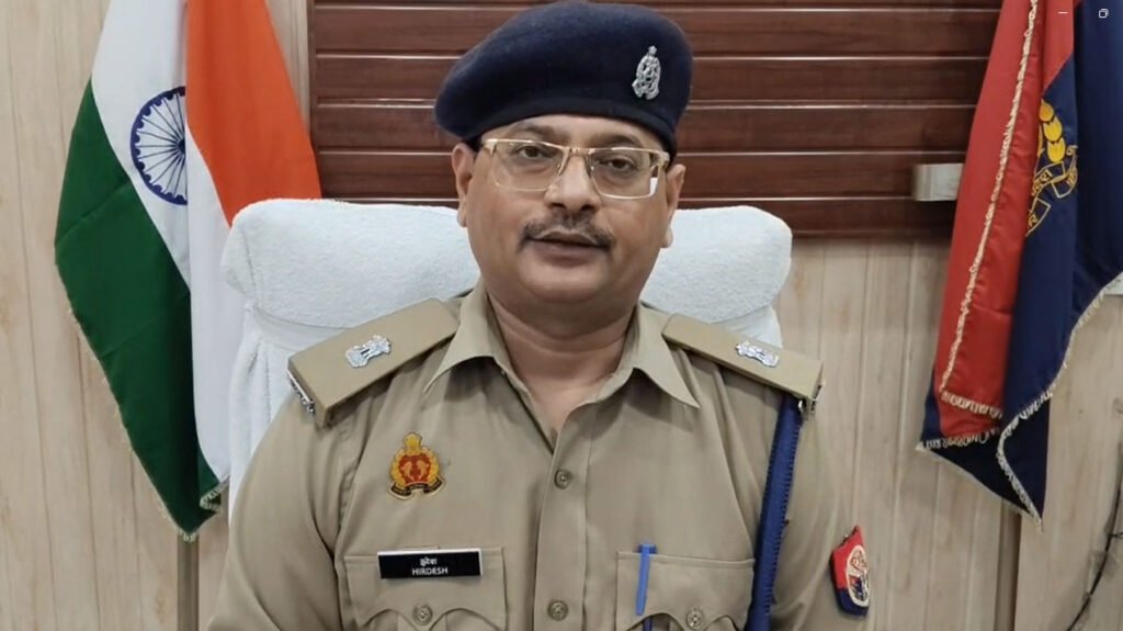 बदायूं डंपर-टेंपो की जोरदार टक्कर, हादसे में तीन लोगों की मौत
