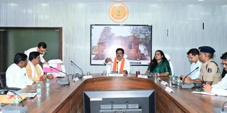 उप मुख्यमंत्री विजय शर्मा ने कबीरधाम के गौसेवकों एवं अधिकारियों की ली बैठक