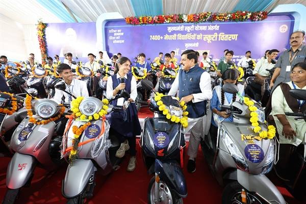 विद्यार्थियों के सपनों को पूरा करने के लिए आवश्यक संसाधन उपलब्ध कराने को सरकार है संकल्पित : मुख्यमंत्री डॉ. यादव