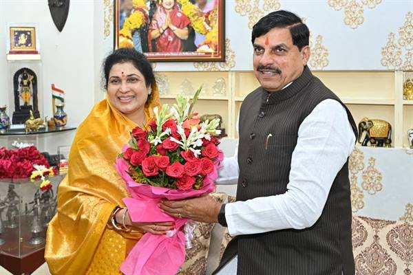 मुख्यमंत्री डॉ. यादव ने राज्यमंत्री श्रीमती गौर को दीं जन्मदिन की शुभकामनाएं