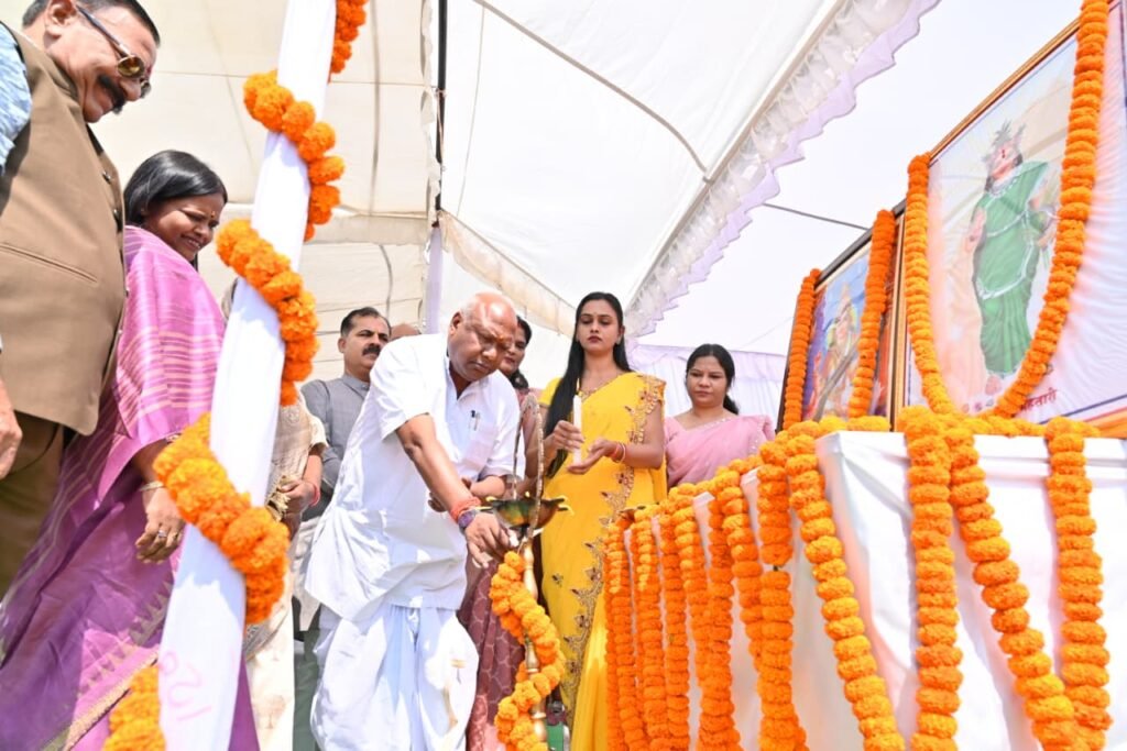 अम्बिकापुर में 26वीं राज्य स्तरीय शालेय क्रीड़ा प्रतियोगिता का भव्य शुभारंभ, पांच संभागों के 595 खिलाड़ी दिखाएंगे अपनी प्रतिभा