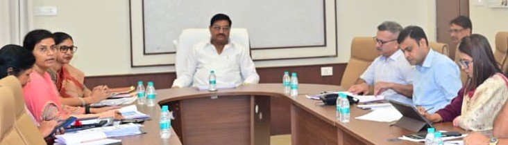 किसानों की सुविधा सर्वाेपरि, आगामी धान खरीदी के लिए समय रहते पूरी करें सभी तैयारियां: खाद्य मंत्री दयाल दास बघेल
