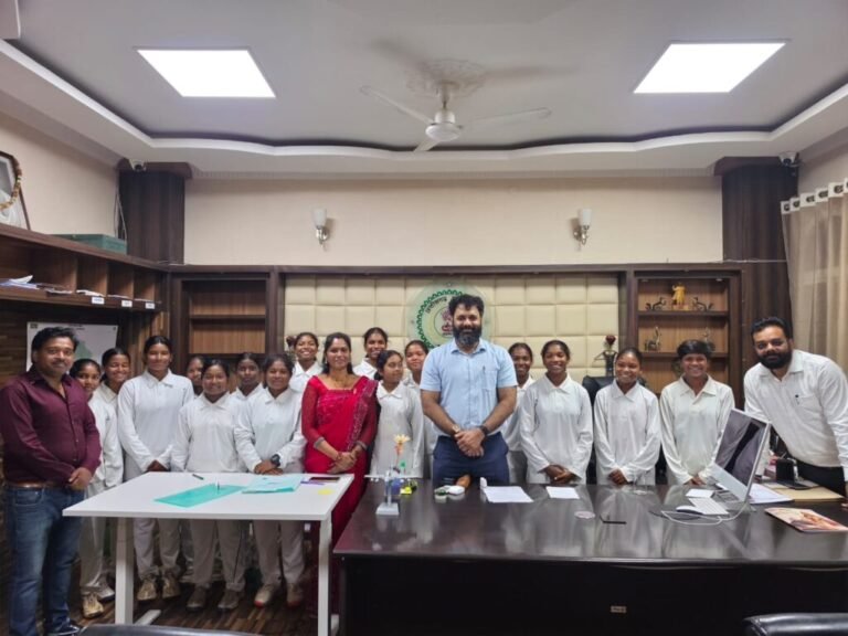जशपुर की बेटियों ने क्रिकेट में रचा इतिहास, अंडर-17 और अंडर-19 दोनों वर्गों में जीते स्वर्ण पदक