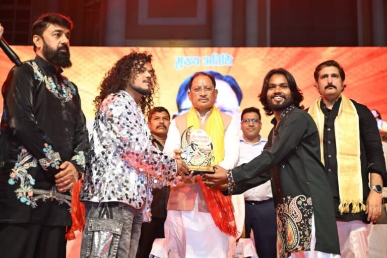 गरबा महोत्सव हमारी समृद्ध सांस्कृतिक परंपरा और मातृशक्ति के सम्मान का प्रतीक: मुख्यमंत्री साय