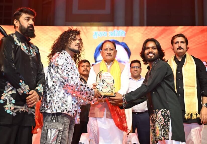 गरबा महोत्सव हमारी समृद्ध सांस्कृतिक परंपरा और मातृशक्ति के सम्मान का प्रतीक: मुख्यमंत्री साय