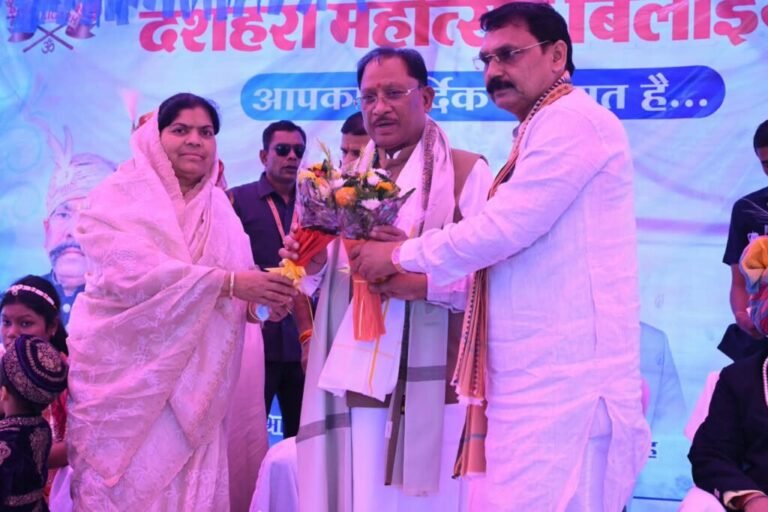 विजयादशमी सत्य और धर्म की विजय का पर्व, अपने भीतर की बुराइयों पर विजय पाकर प्रेम और सद्भाव के साथ आगे बढ़ने की प्रेरणा देता है : मुख्यमंत्री साय