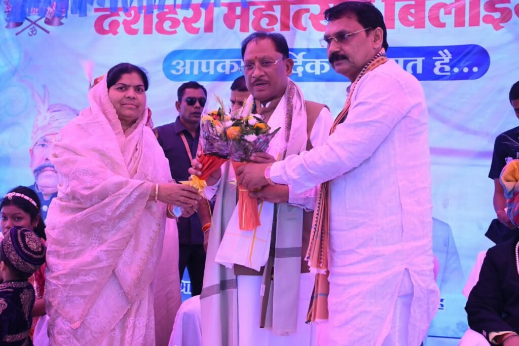 विजयादशमी सत्य और धर्म की विजय का पर्व, अपने भीतर की बुराइयों पर विजय पाकर प्रेम और सद्भाव के साथ आगे बढ़ने की प्रेरणा देता है : मुख्यमंत्री साय