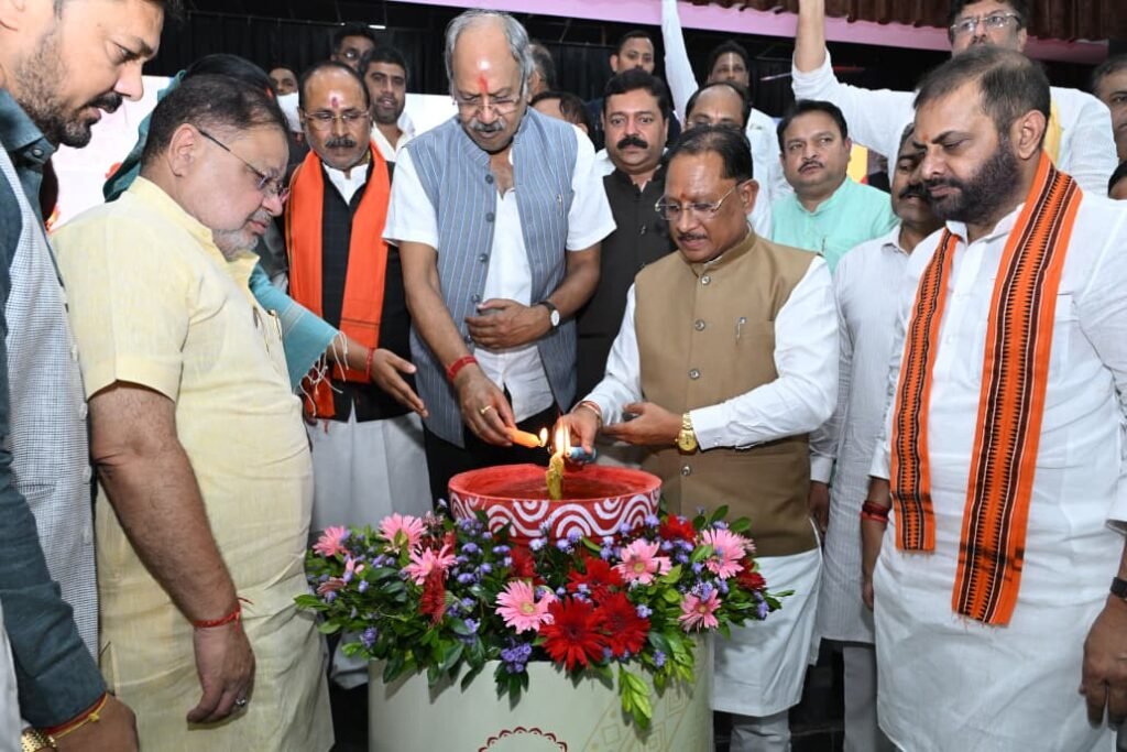 प्रधानमंत्री मोदी के जनसेवा के 25 वर्ष देश के विकास और परिवर्तन की प्रेरक यात्रा : मुख्यमंत्री साय