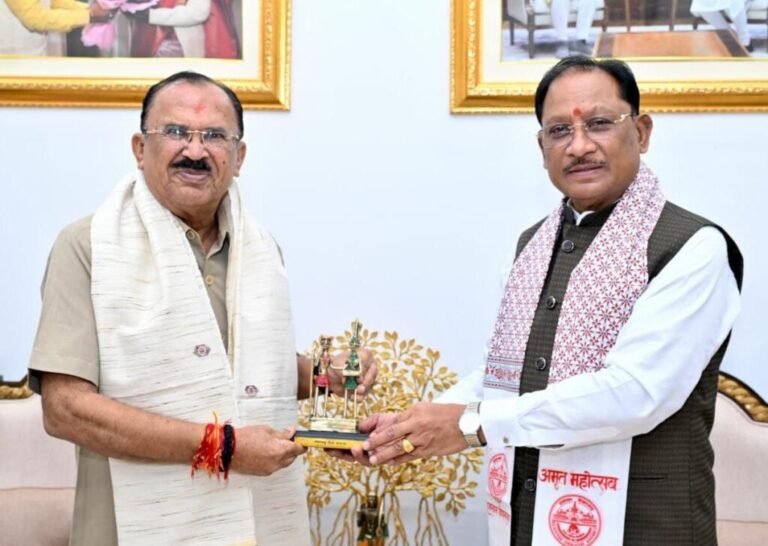 मुख्यमंत्री साय से राजस्थान विधानसभा अध्यक्ष वासुदेव देवनानी ने की सौजन्य भेंट