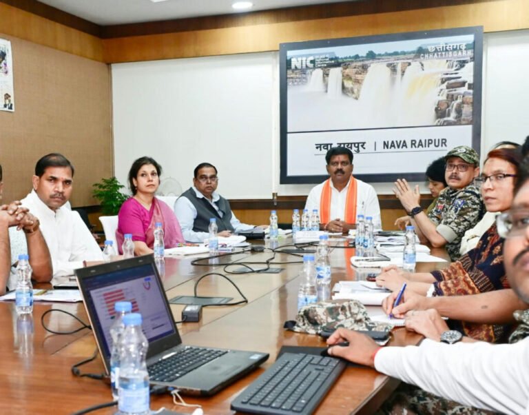 नक्सल प्रकरणों की वापसी के लिए प्रक्रिया में तेजी लाएं, 15 दिनों में जिला स्तरीय समितियों की बैठक करें – उप मुख्यमंत्री विजय शर्मा